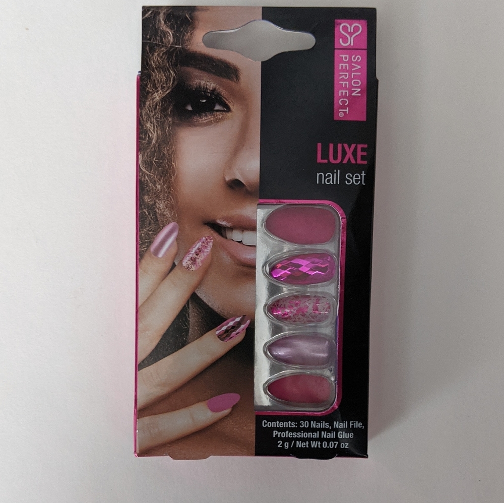 Salon Perfect Pink Press on LUXE Nail Set